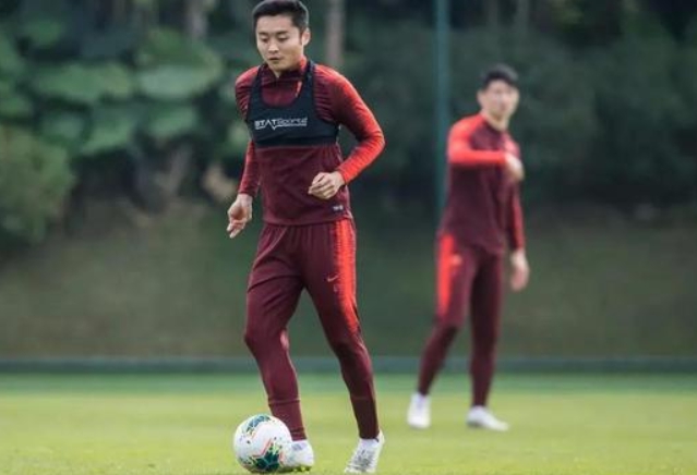  马赛客负弱旅爆冷，球迷质疑教练排兵布阵  