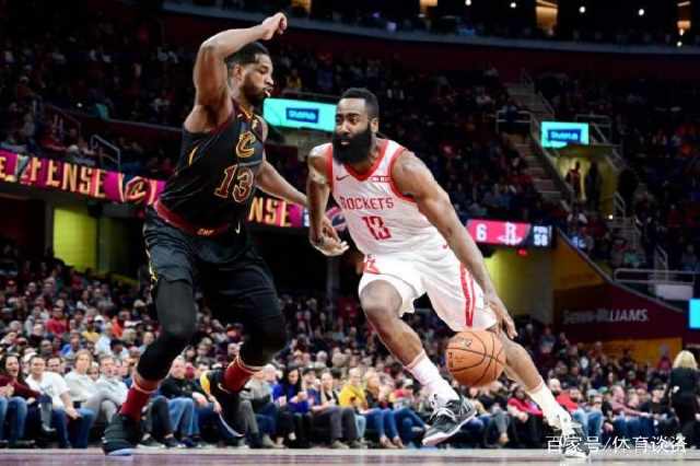  里昂主场不敌里尔遭遇赛季首败  