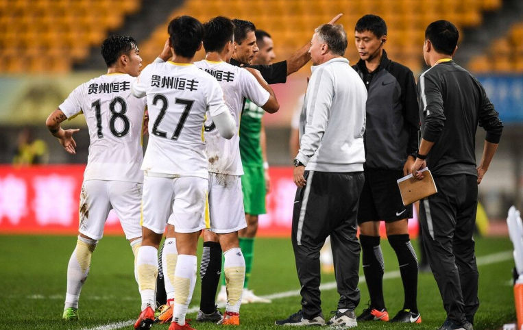  里昂客场惨败升班马，主帅赛后暗示将变阵  