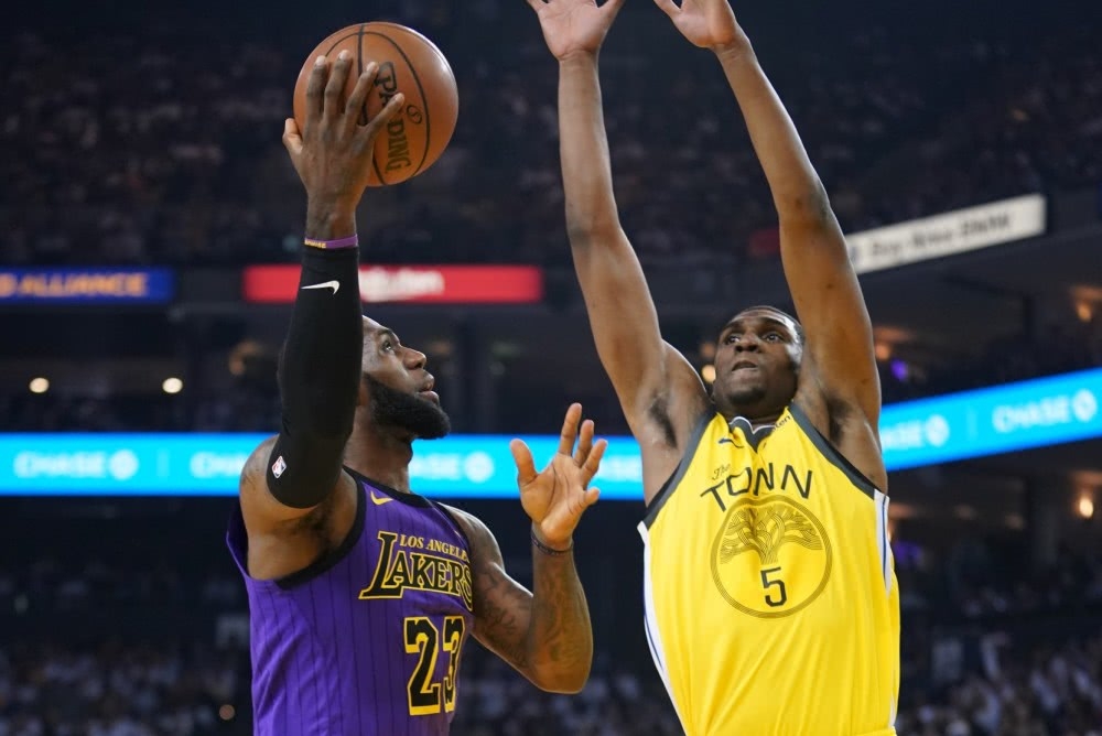  詹姆斯伤退，湖人遭遇两连败  