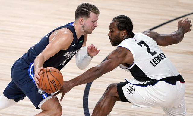  活塞爆冷掀翻雄鹿 坎宁安30分创最年轻纪录  